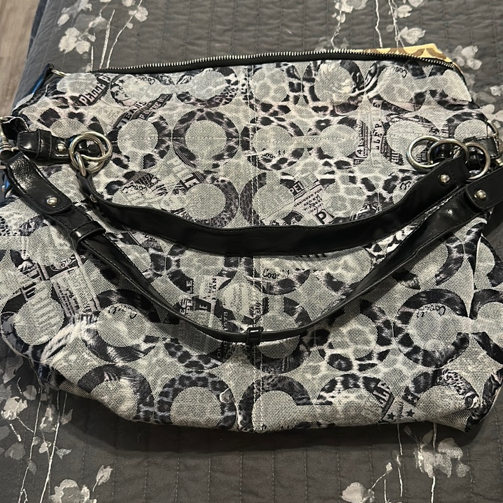 Coach bag with C leopard print